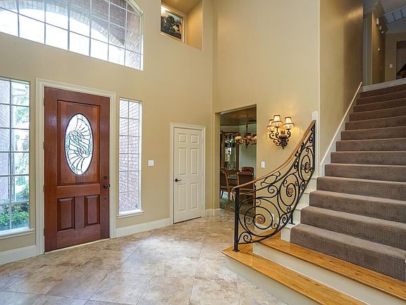 4th image of 1618 Clearwater Creek Dr