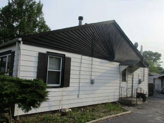 2nd image of 7950 S Latrobe Ave