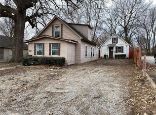1122 S Pearl St, Independence, MO 64050