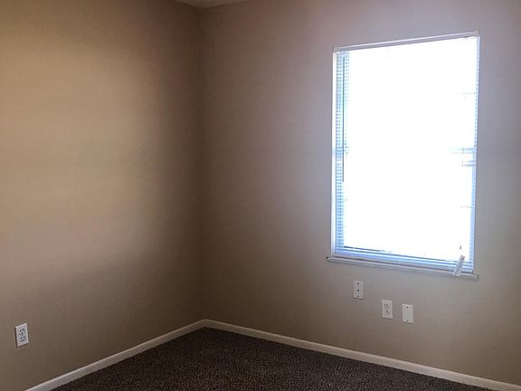 5th image of 3219 Cave Springs Ave APT B