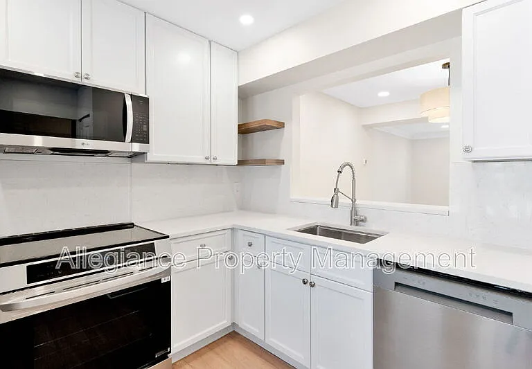 6630 Medinah Ln — Photo 14