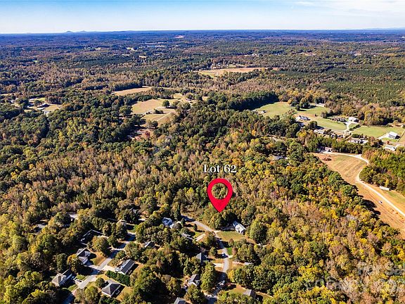 3rd image of 62 Seminole Dr #62