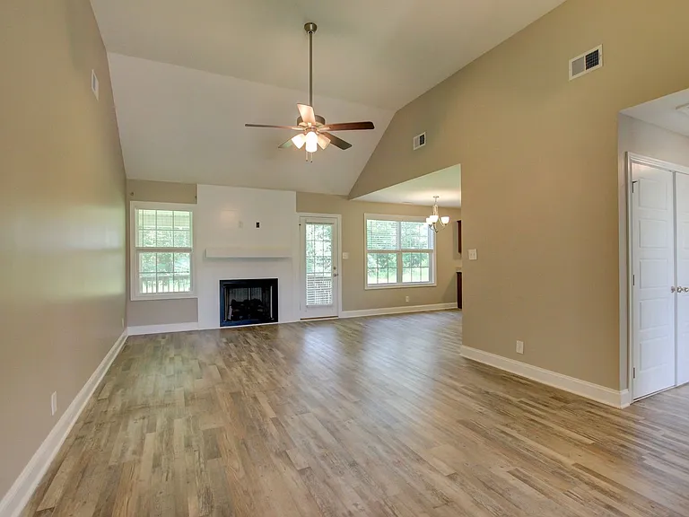 1121 Cardinal Creek Dr — Photo 81