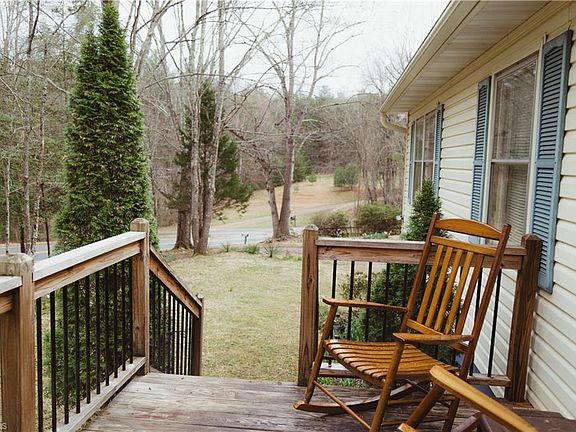 4th image of 622 Moravian Mill Rd