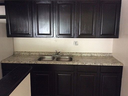 2nd image of 975 Ventura Ave APT 9