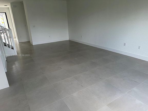 3rd image of 15772 SW 136th St