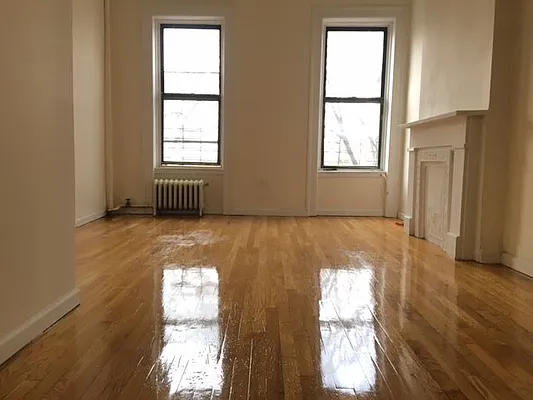 Rented by Lang Realty LLC | media 21