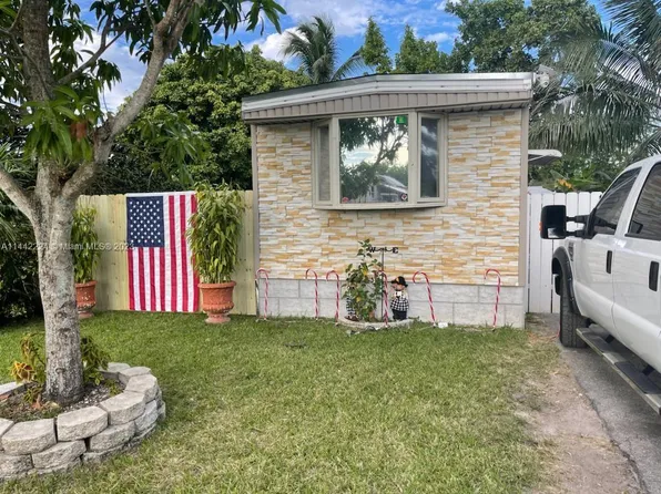 13111 SW 14th St, Miami, FL 33184