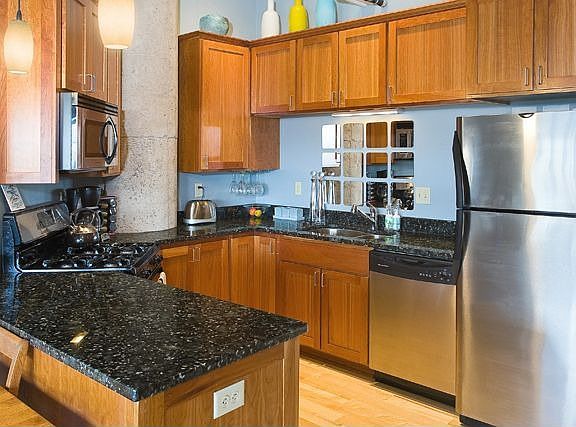 4th image of 1901 Hennepin Ave E #208