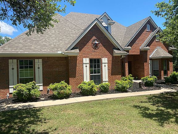 3rd image of 123 Oak Meadow Dr