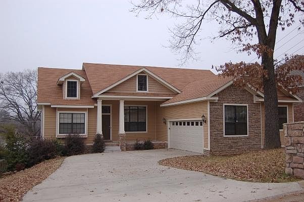 1st image of 913 W B Ave