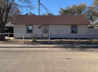 611 N Poplar St, Stratford, TX 79084