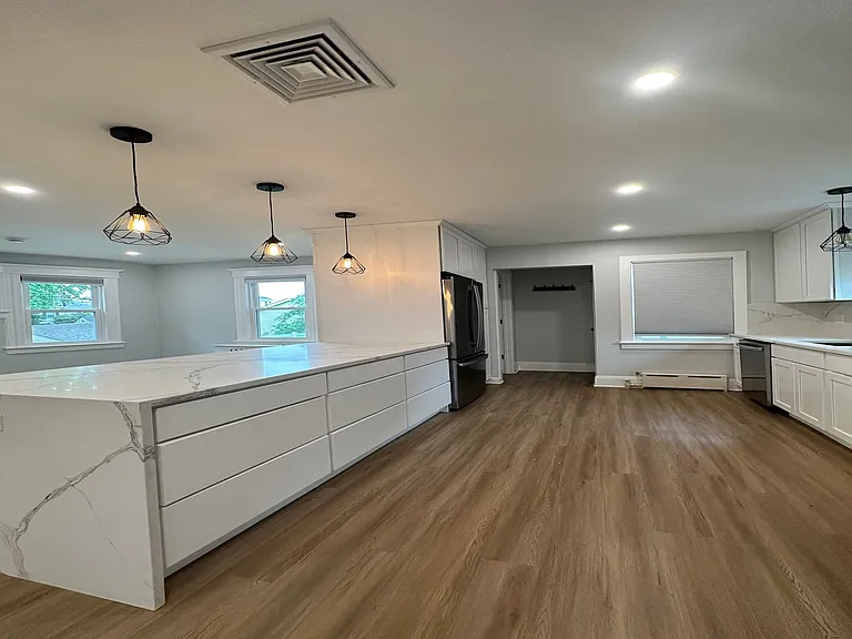 30 Knox Ave — Photo 13