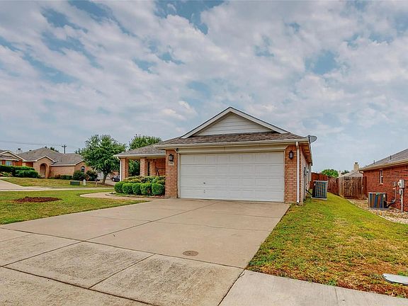 2nd image of 3701 Hazel Dr