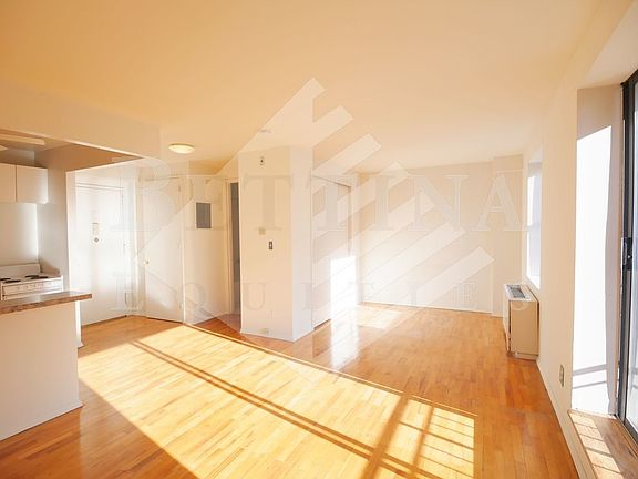 4th image of 241 E 86th St #18C