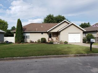 5617 S Pinehurst Ave, Springfield, MO 65810