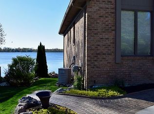 3047 Voorheis Lake Ct, Lake Orion, MI 48360