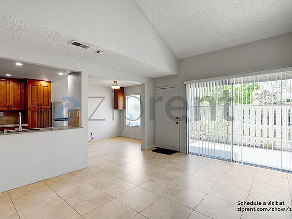 4th image of 1109 Golden Springs Dr Unit D