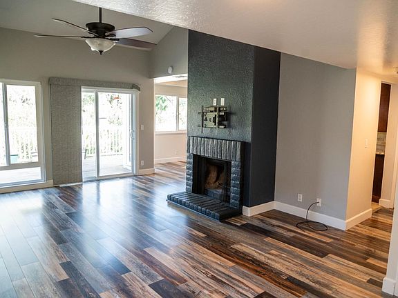 3rd image of 16973 Sara Jane Ct