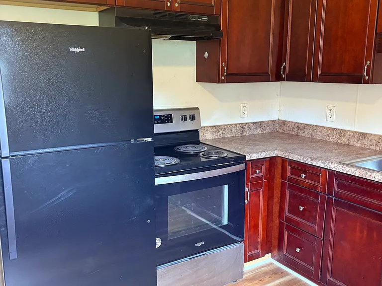 329 Poplar St #A — Photo 3