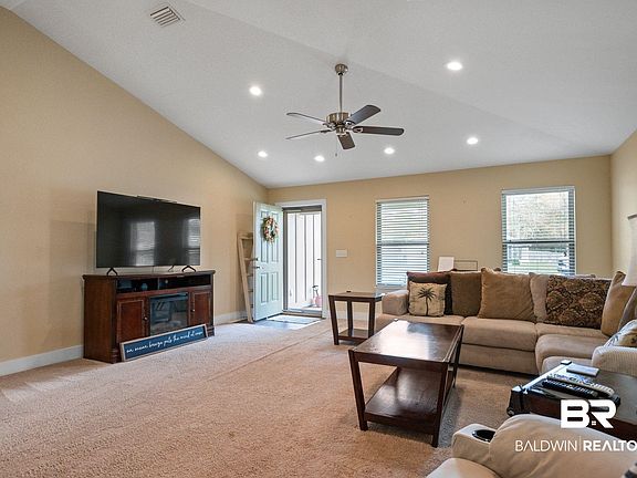 5th image of 207 Lakefront Cir
