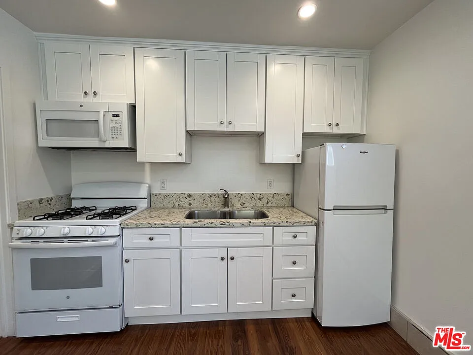 1 bed, 1.0 bath, 360 sqft, $1,895 — Photo 4