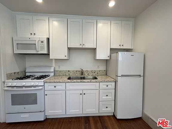 4th image of 3901 S Orange Dr