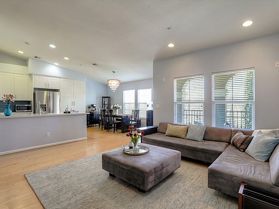 3rd image of 350 Tower Hill Ave