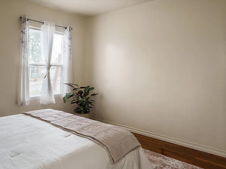 1527 N Avon St — Photo 20