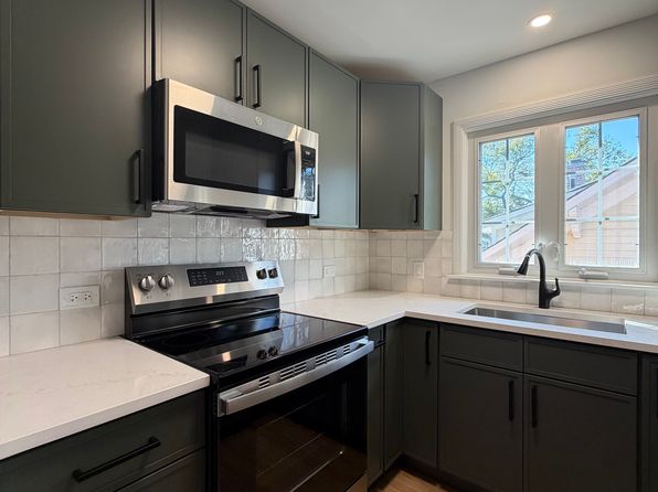 522 Greenwood St APT 3W