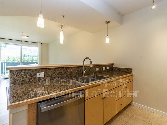 4th image of 4670 Holiday Dr Unit 202