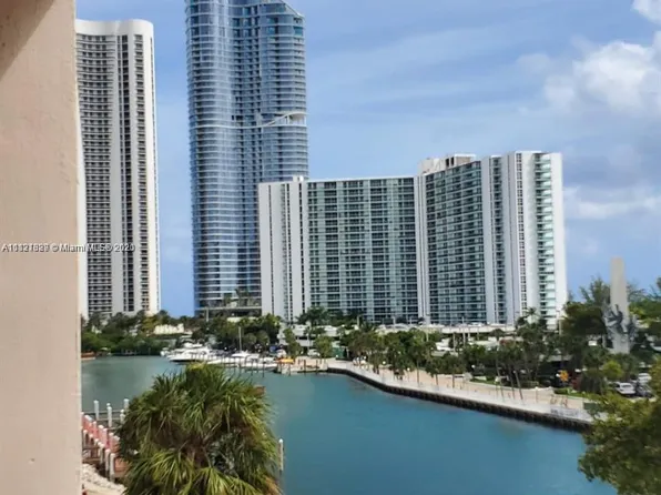 220 Kings Point Dr, Sunny Isles Beach, FL 33160