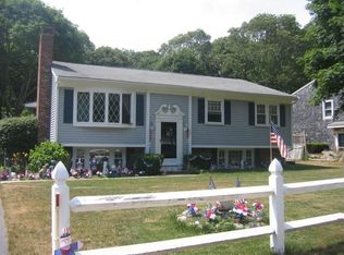 107 Arrowhead Dr, Hyannis, MA 02601