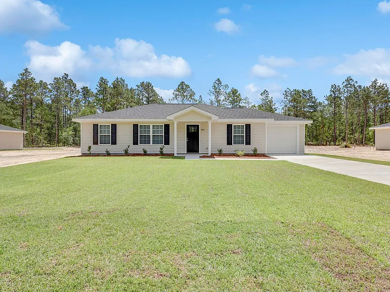 561 Church Cir — Photo 1
