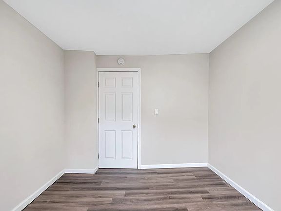 2nd image of 129 N Garfield Ave #129