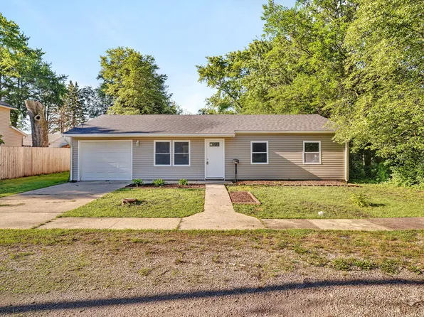 403 W James St, Dwight, IL 60420