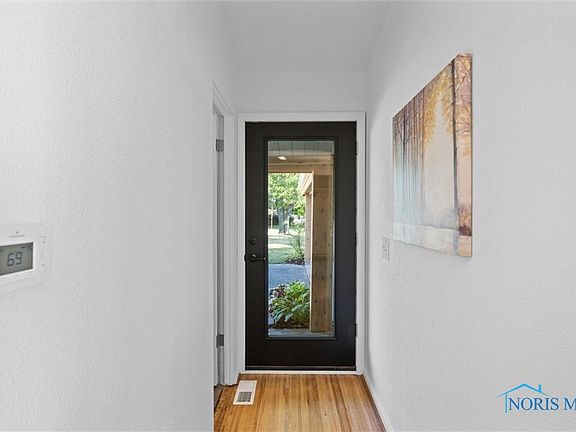 4th image of 3347 Queenswood Blvd