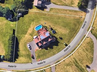 5 Foster Dr, Ellington, CT 06029