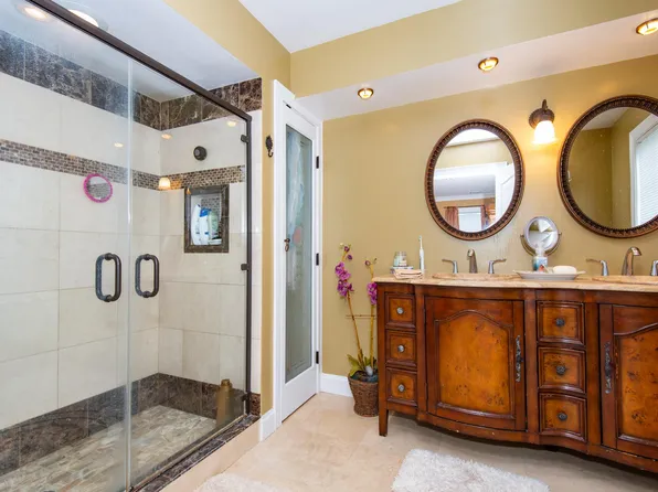 203 Salem Ct APT 10, Princeton, NJ 08540