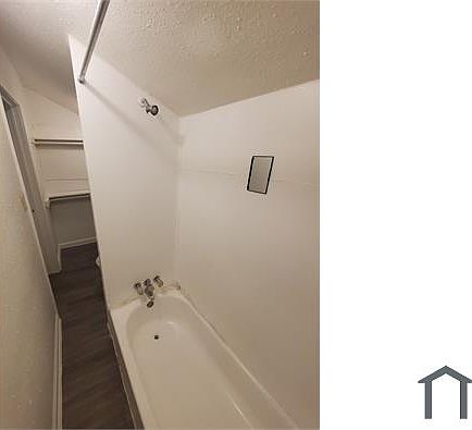 2nd image of 4831 Sycamore Ave #8A