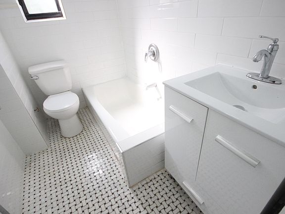 2nd image of 1045 Union St #3CGH