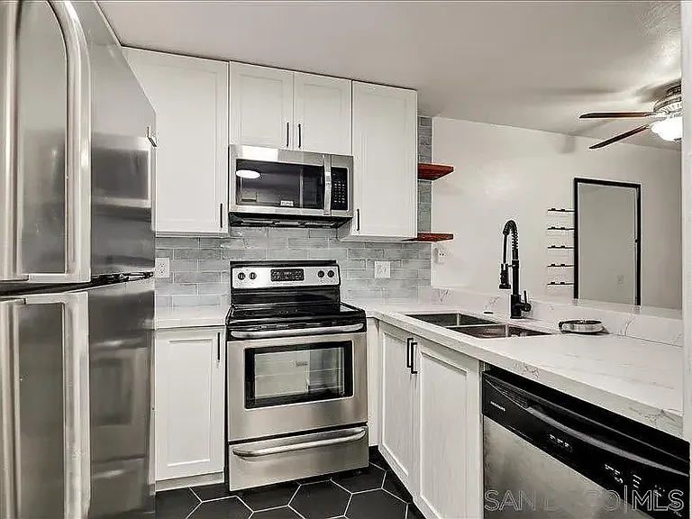 1124 Eureka St #17 — Photo 14