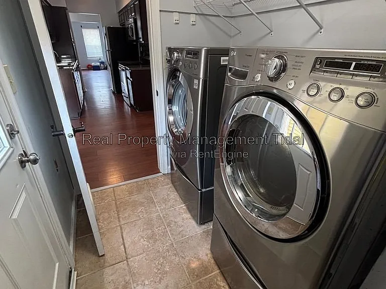 639 Biltmore Dr — Photo 16