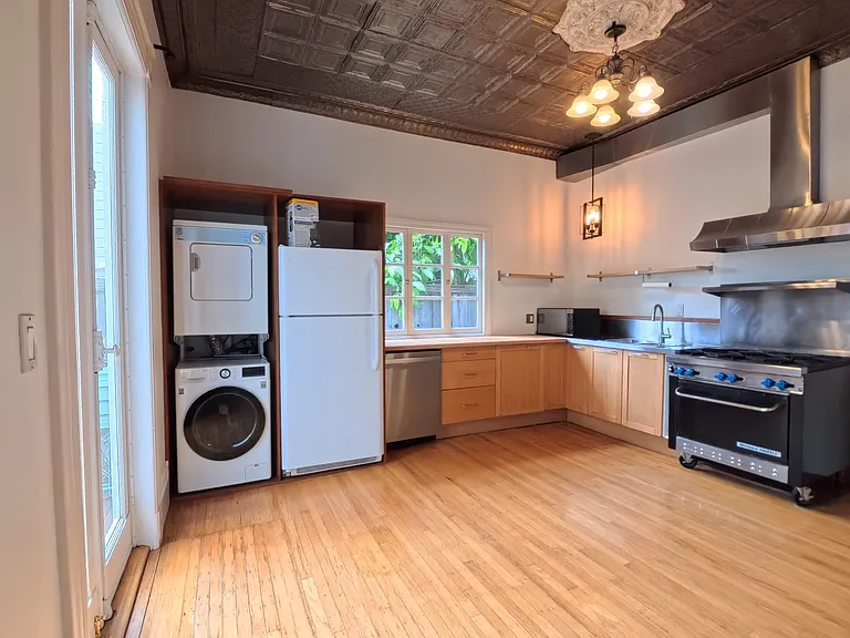 1818 Webster St — Photo 19