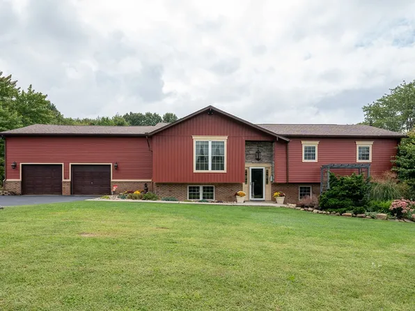 1195 Bair Hill Rd, Mount Pleasant, PA 15666