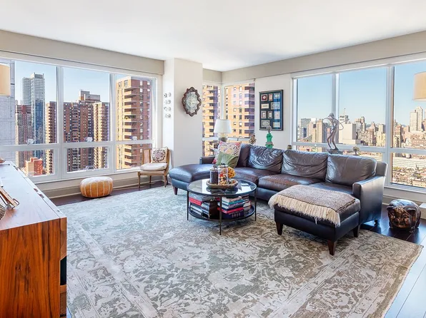 350 W 42nd St APT 34B, New York, NY 10036