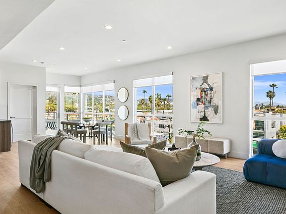 3rd image of 1001 N Fairfax Ave #Penthouse 1