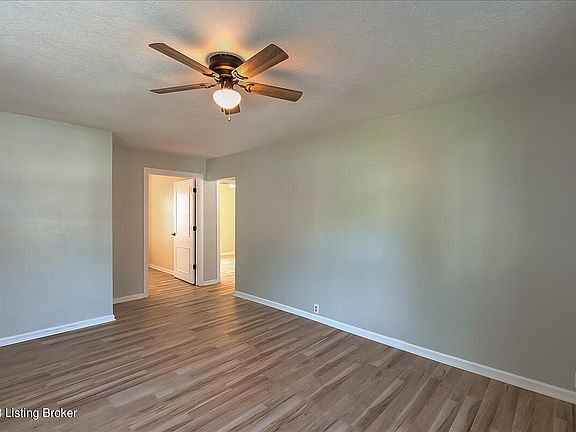 5th image of 225 Grandview Dr