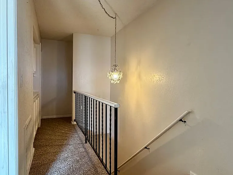 255 E Upjohn Ave — Photo 11