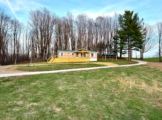190 Mango Dr, Fenwick, WV